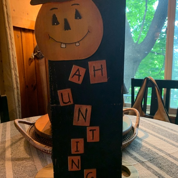 Wooden Happy Haunting Wall Hanging - Picture 4 of 8